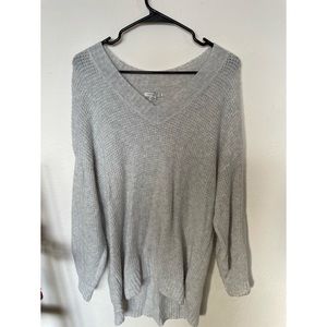 American Eagle / Oversized V-Neck Sweater / Size Small